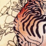 Kussen van fluweel met tijgers en bloemen van het merk Goround